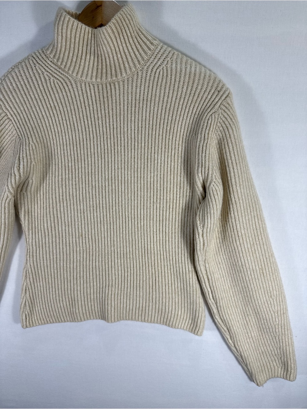 H&M Cream Ribbed Turtleneck Sweater - Picture 3 of 12